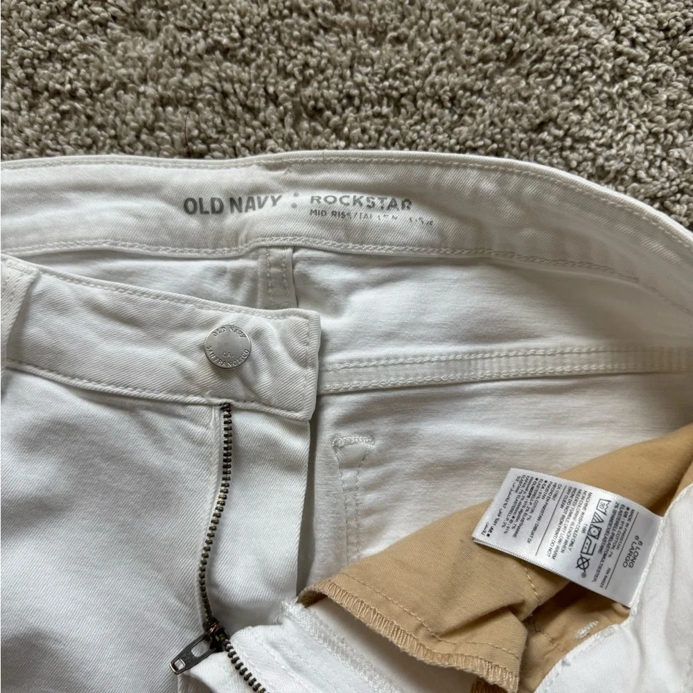 Old Navy White Mid-Rise Rockstar Super Skinny Jeans 31 inch inseam – Size 6 Long - Picture 6 of 9